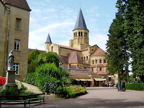 Bazilika Paray le Monial, Francie